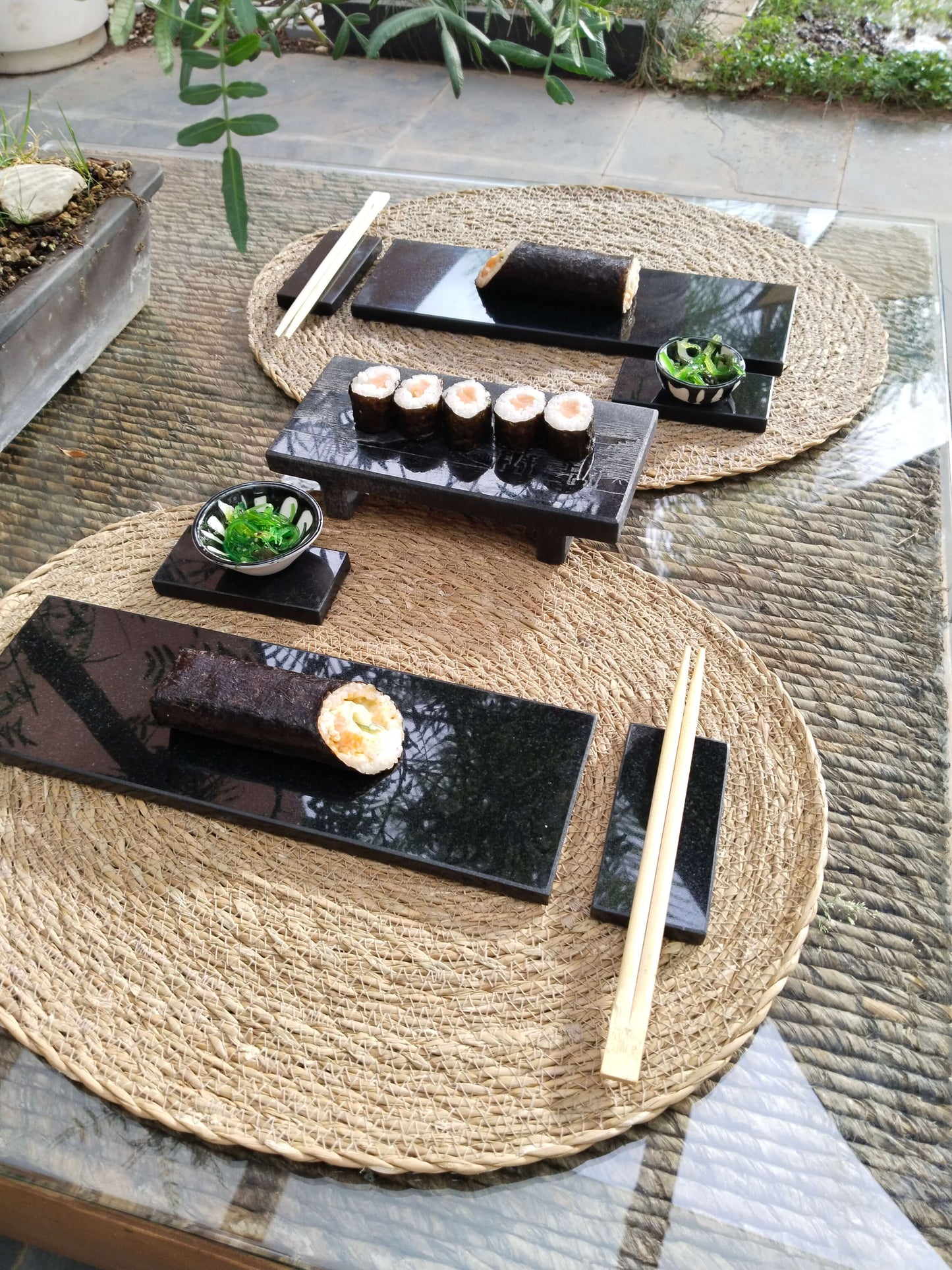 PLATO PARA SUSHI CON SOPORTE PARA PALILLOS